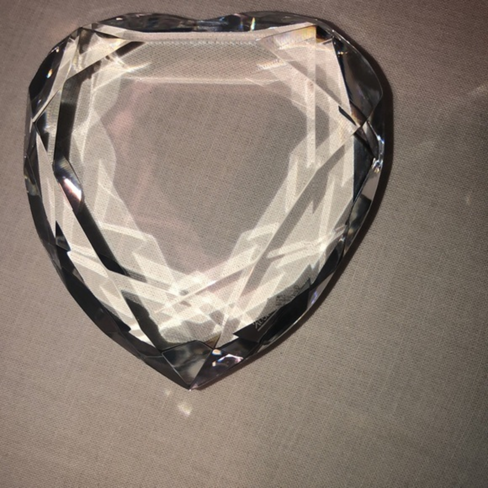 Rosenthal diamond cut crystal heart paperweight new in the box great‎ keepsake